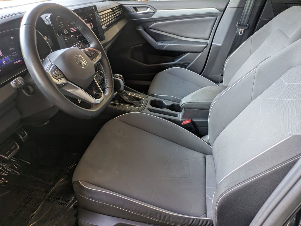 Used 2025 Volkswagen Jetta Sport FWD image 23