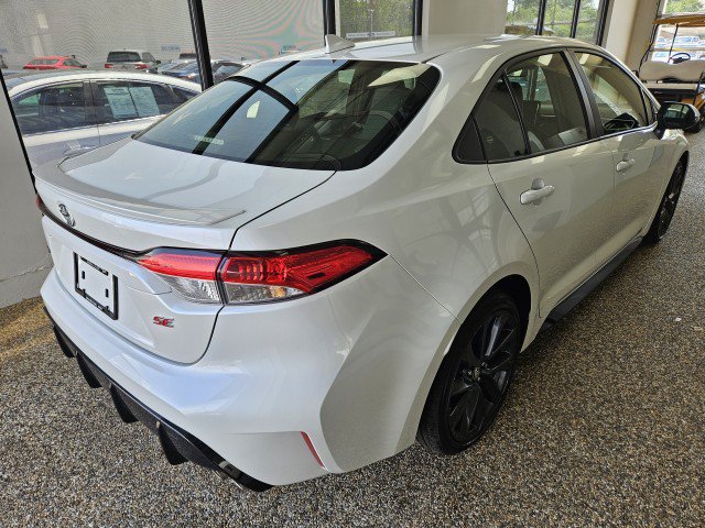 Used 2023 Toyota Corolla SE FWD image 2