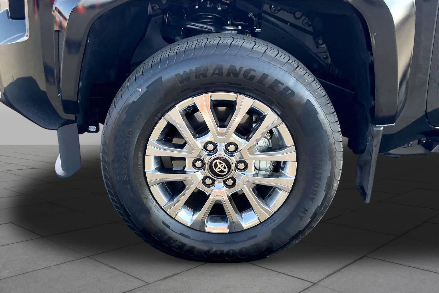 Used 2026 Toyota Tacoma Limited AWD/4WD image 11