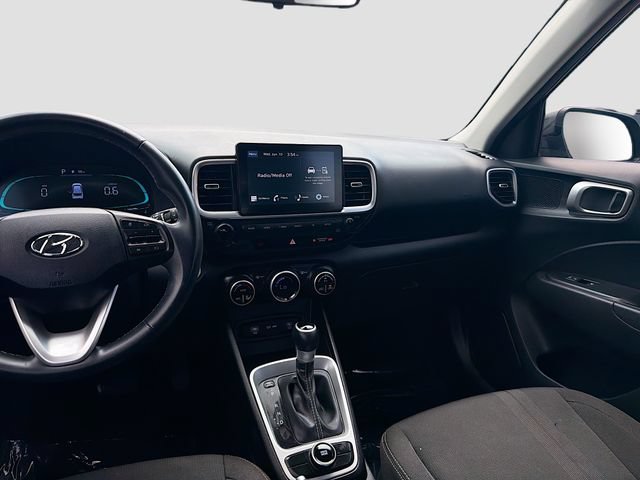 Certified 2024 Hyundai Venue SEL FWD image 21