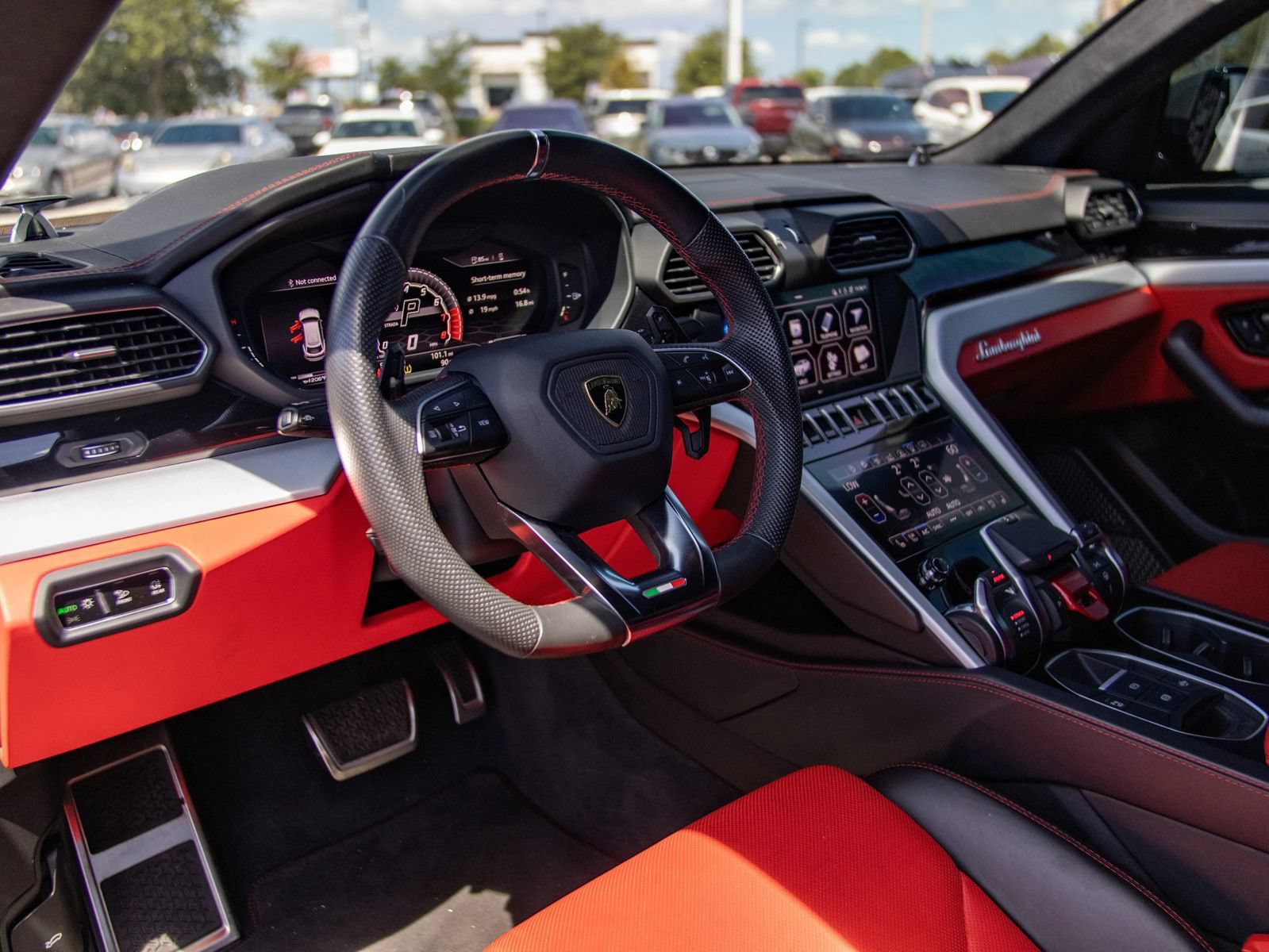 Used 2019 Lamborghini Urus AWD/4WD image 30