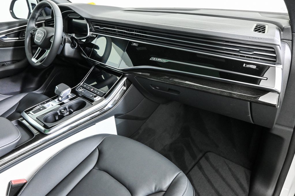 New 2025 Audi Q8 Premium image 23