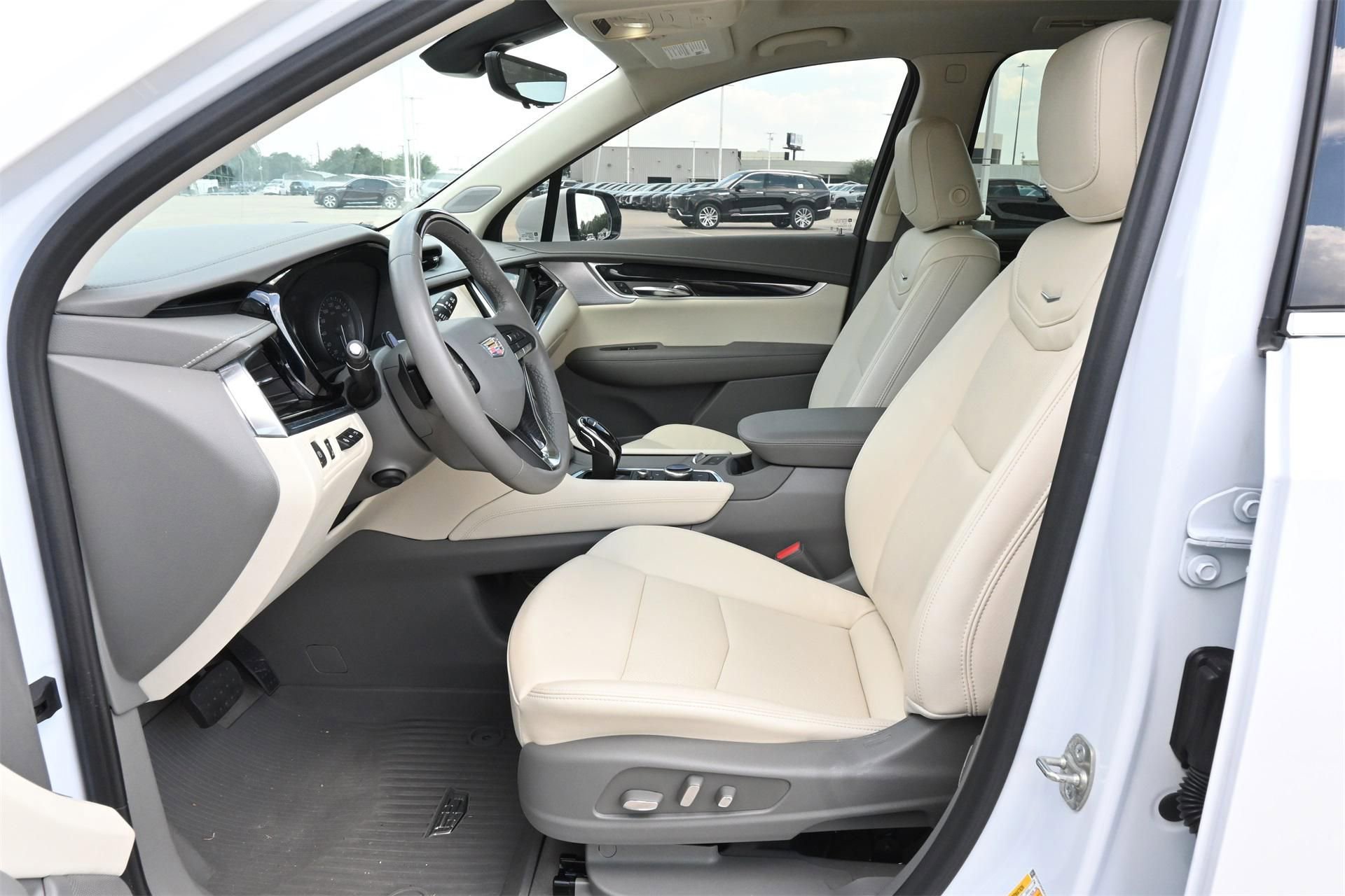 New 2025 Cadillac XT6 Premium Luxury w/ Technology Package image 18