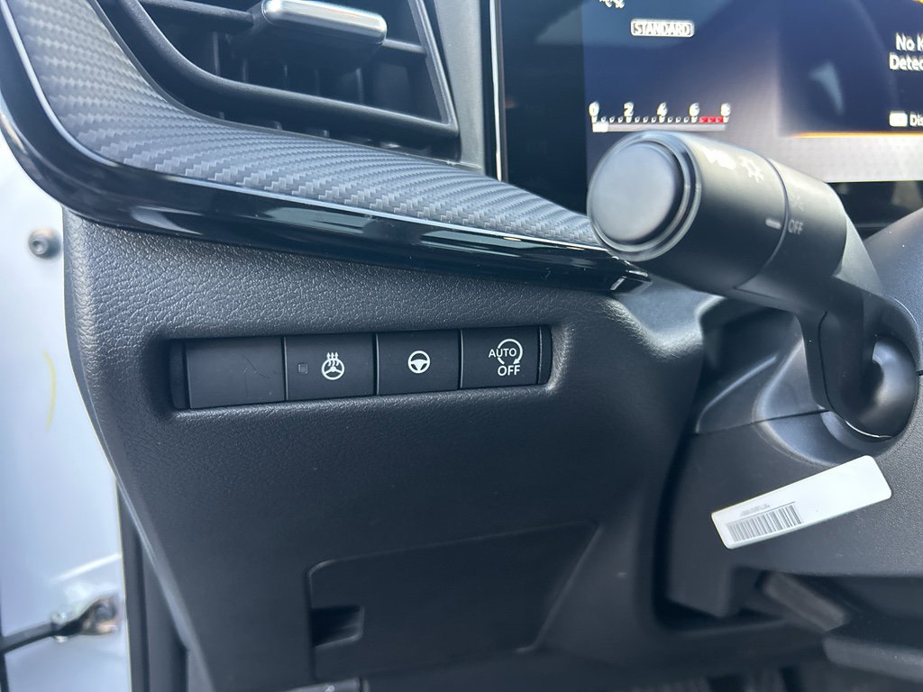 New 2026 Nissan Kicks SR image 18