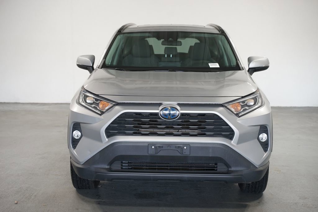 Used 2019 Toyota RAV4 XLE image 2