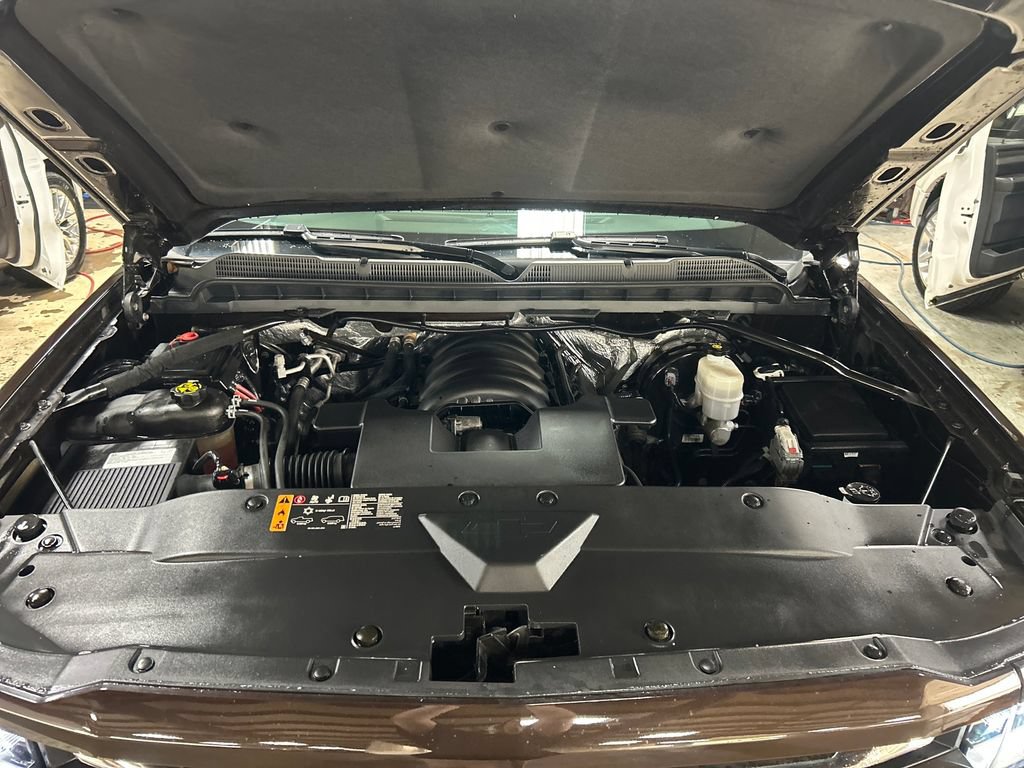 Used 2018 Chevrolet Silverado 1500 LTZ Z71 w/ LTZ Plus Package AWD/4WD image 10
