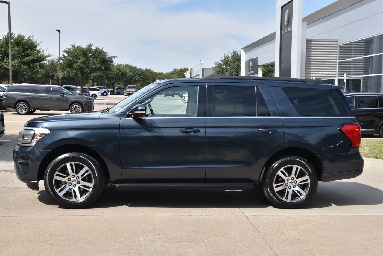 Used 2024 Ford Expedition XLT RWD image 12