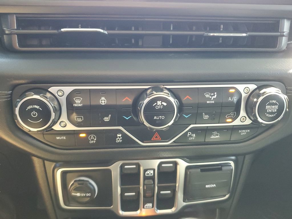 Used 2024 Jeep Wrangler Sahara w/ Technology Group image 23