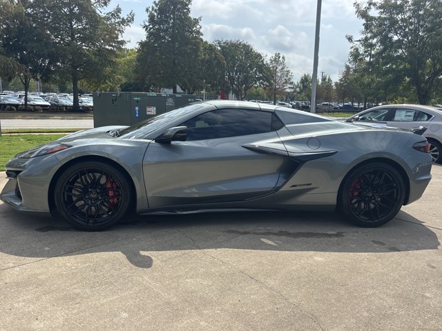 Used 2023 Chevrolet Corvette Z06 w/ Stealth Interior Trim Package RWD image 9