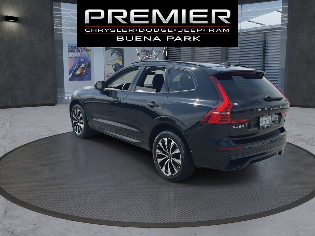 Used 2025 Volvo XC60 B5 Plus image 6