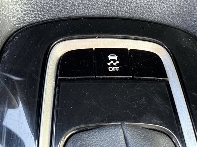 Used 2025 Toyota Corolla LE FWD image 18