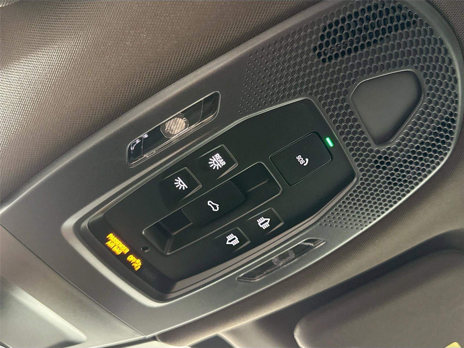 Certified 2025 Porsche Panamera 4 AWD/4WD image 25