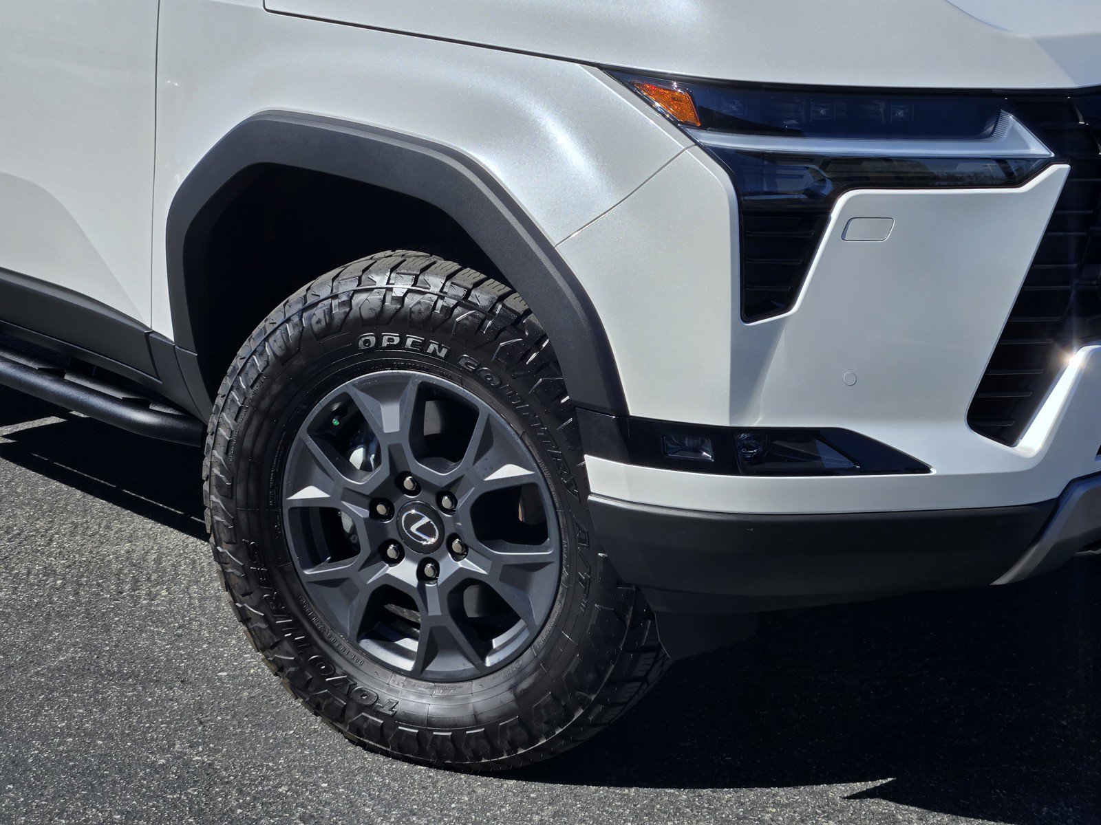 Certified 2025 Lexus GX 550 AWD/4WD image 10