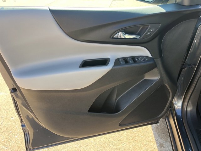 Used 2022 Chevrolet Equinox LS w/ LS Convenience Package image 11