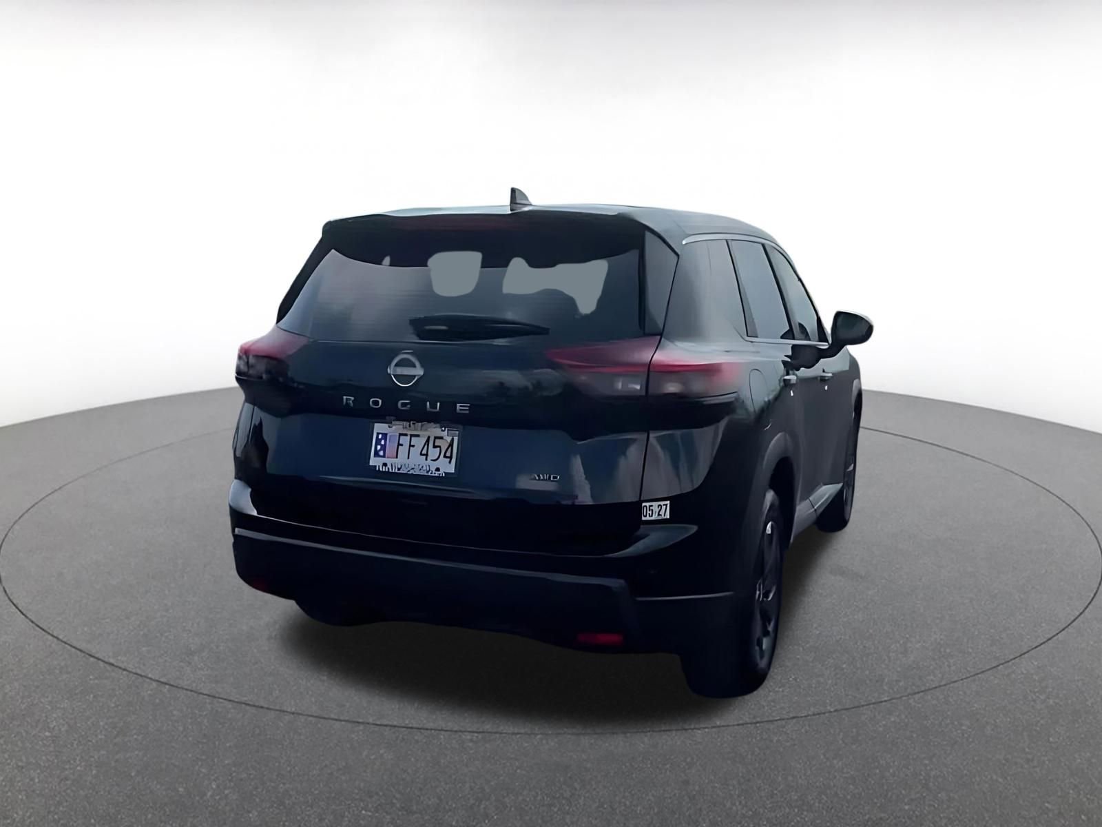 Used 2025 Nissan Rogue SV image 14
