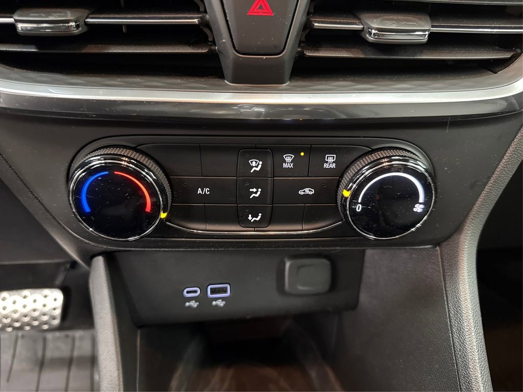 Used 2024 Buick Encore GX Preferred image 31