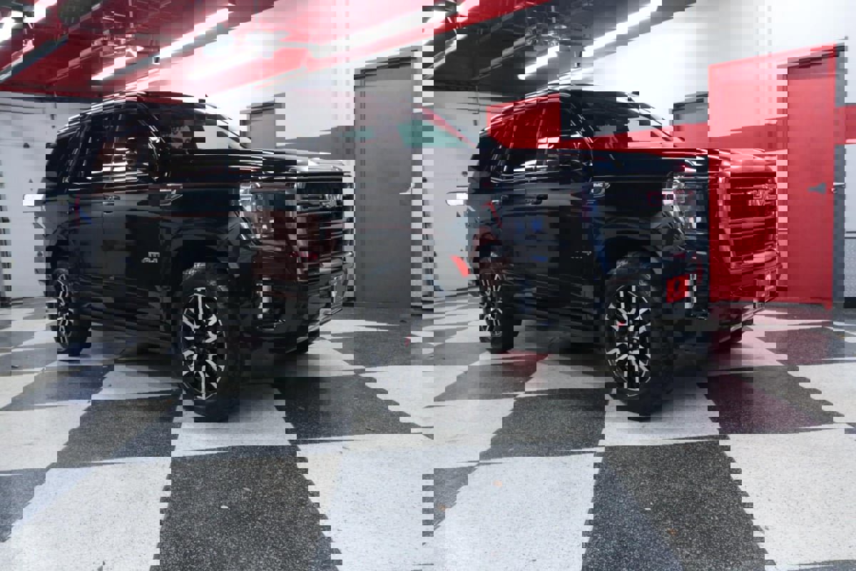 Used 2022 GMC Yukon AT4 image 2