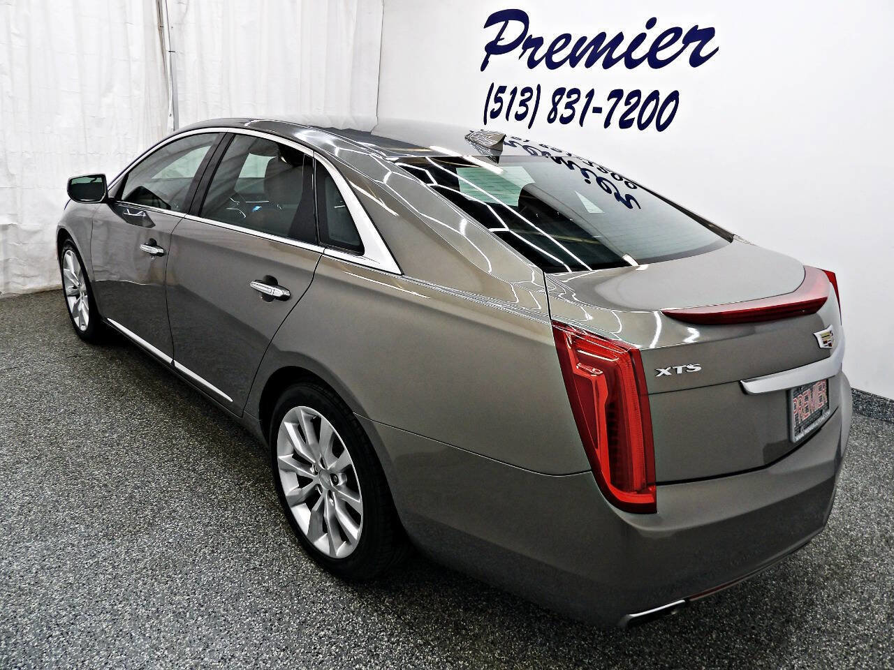 Used 2017 Cadillac XTS Luxury w/ Driver Awareness Package image 4