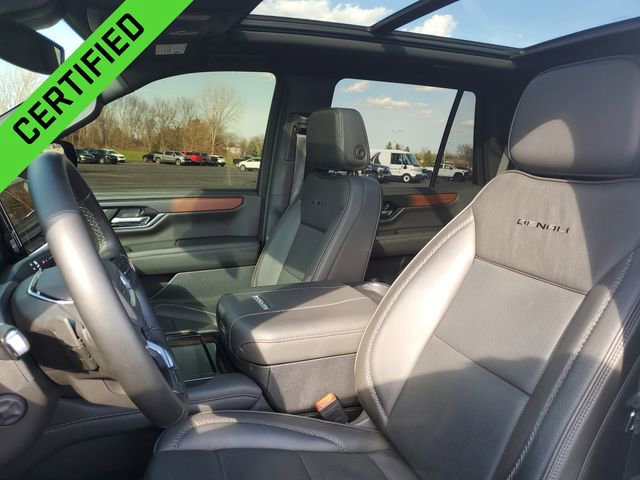 Used 2025 GMC Yukon Denali w/ Sun & Power Step Package image 21