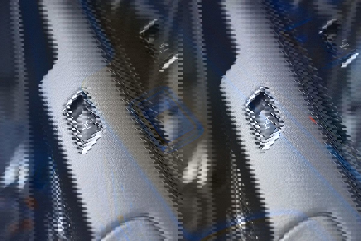 Used 2015 Mercedes-Benz G 63 AMG 4MATIC w/ PA6 Package image 41