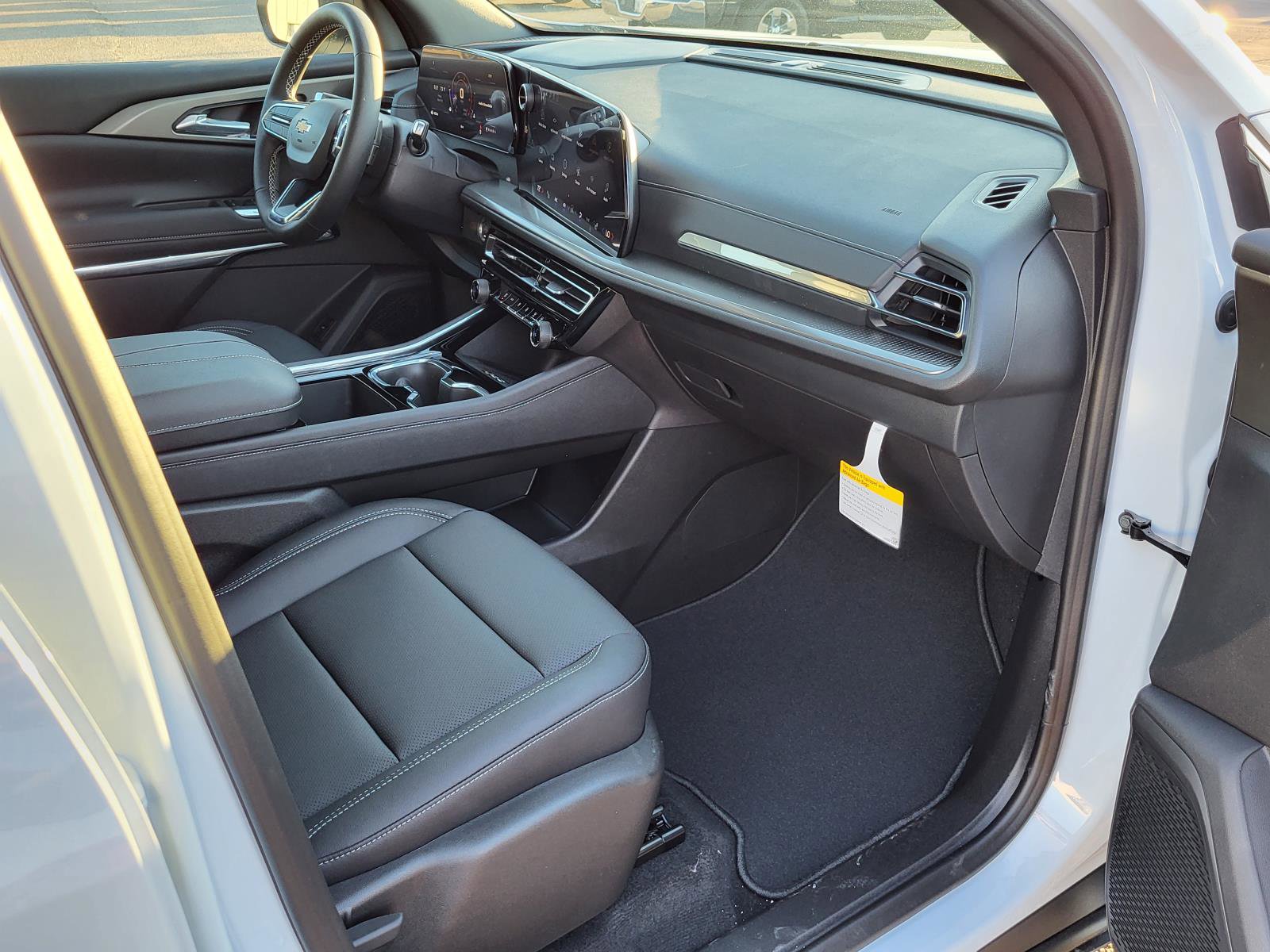 New 2026 Chevrolet Traverse LT image 9