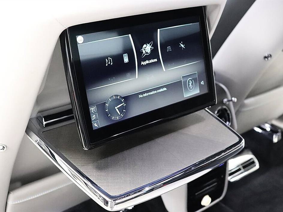 Used 2022 Rolls-Royce Cullinan w/ Cullinan Package AWD/4WD image 43