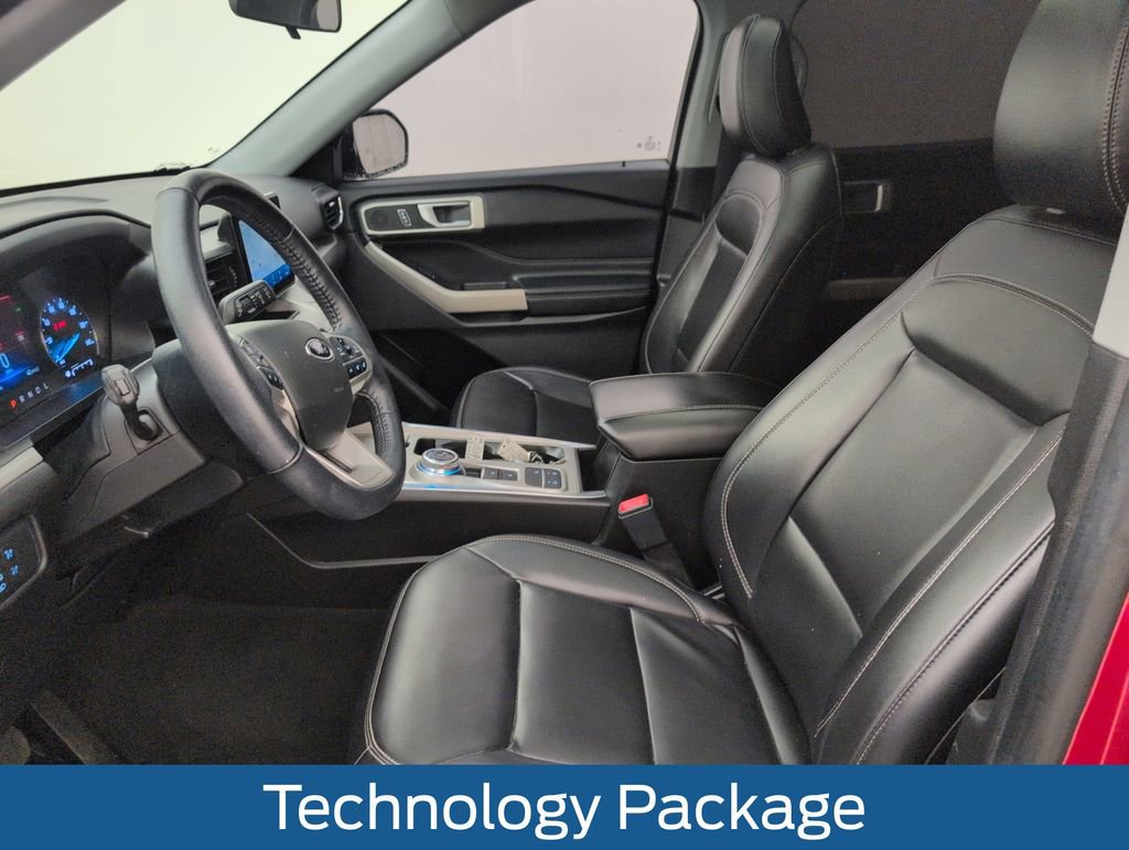 Certified 2022 Ford Explorer XLT w/ Equipment Group 202A image 4