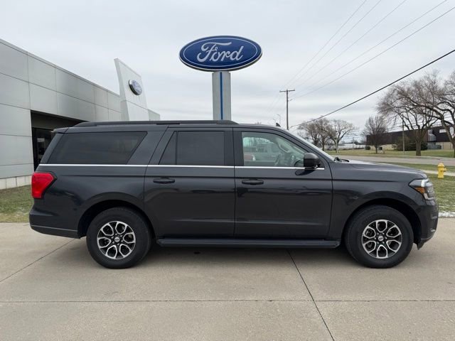 Used 2024 Ford Expedition Max XLT image 6