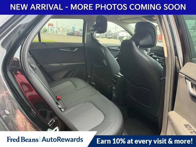 Used 2023 Kia Niro EX w/ EX Cold Weather Package FWD image 10