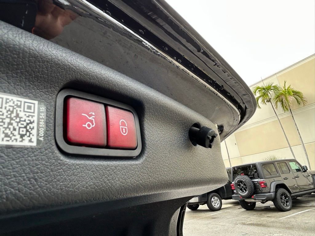 Used 2025 Mercedes-Benz C 300 4MATIC Sedan image 45