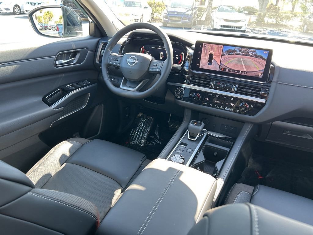 New 2026 Nissan Pathfinder SL w/ SL Premium Package image 10