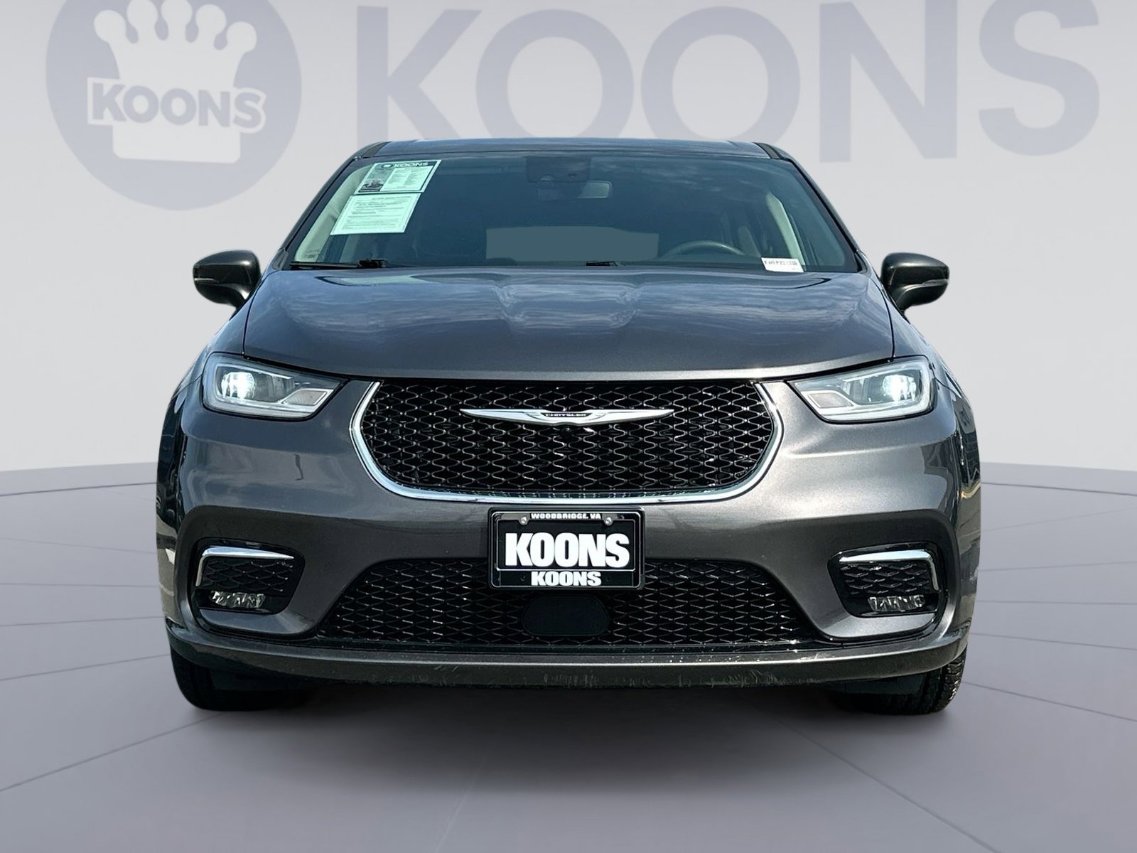 Used 2023 Chrysler Pacifica Touring-L image 11