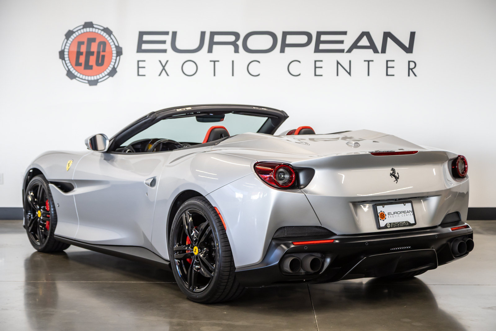 Used 2019 Ferrari Portofino RWD image 6