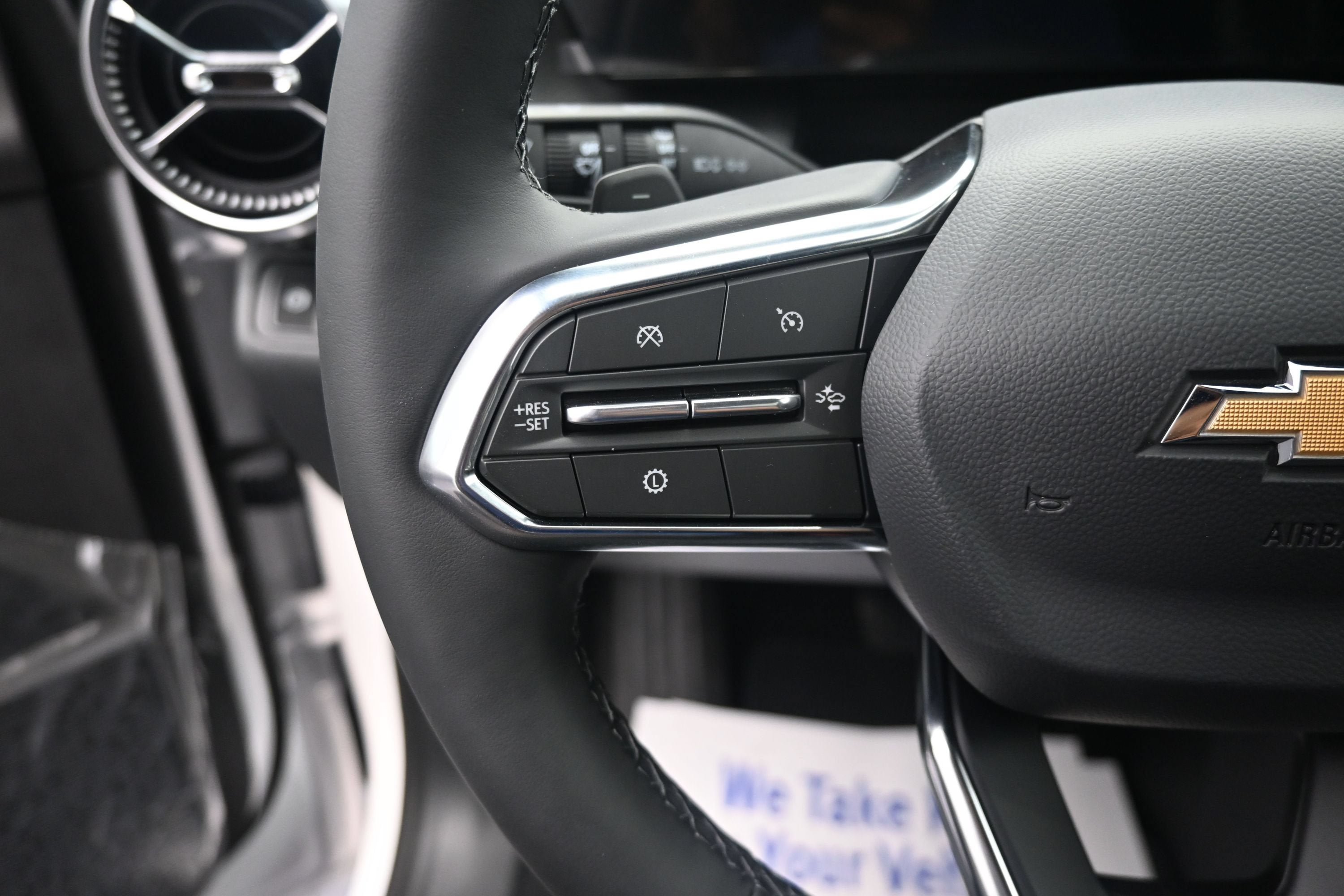 New 2027 Chevrolet Equinox LT w/ Convenience Package II FWD image 13