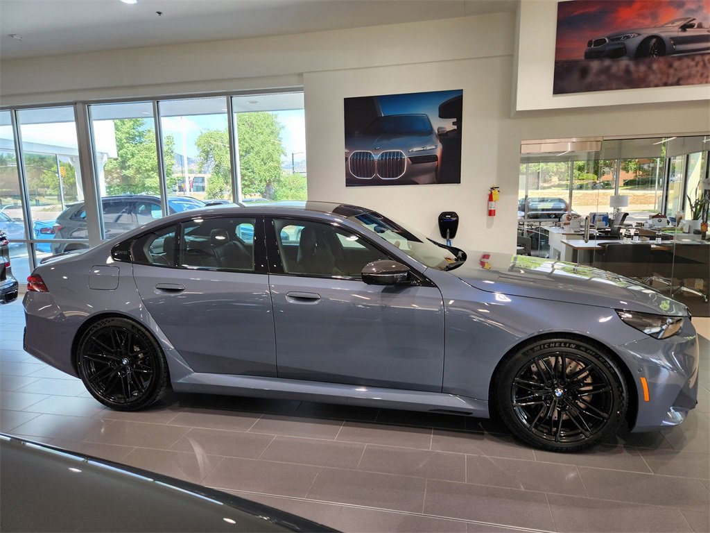 New 2026 BMW M5 w/ Carbon Package image 4