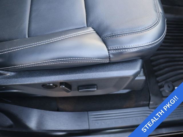 Used 2025 Ford Expedition Platinum w/ Stealth Appearance Package AWD/4WD image 10