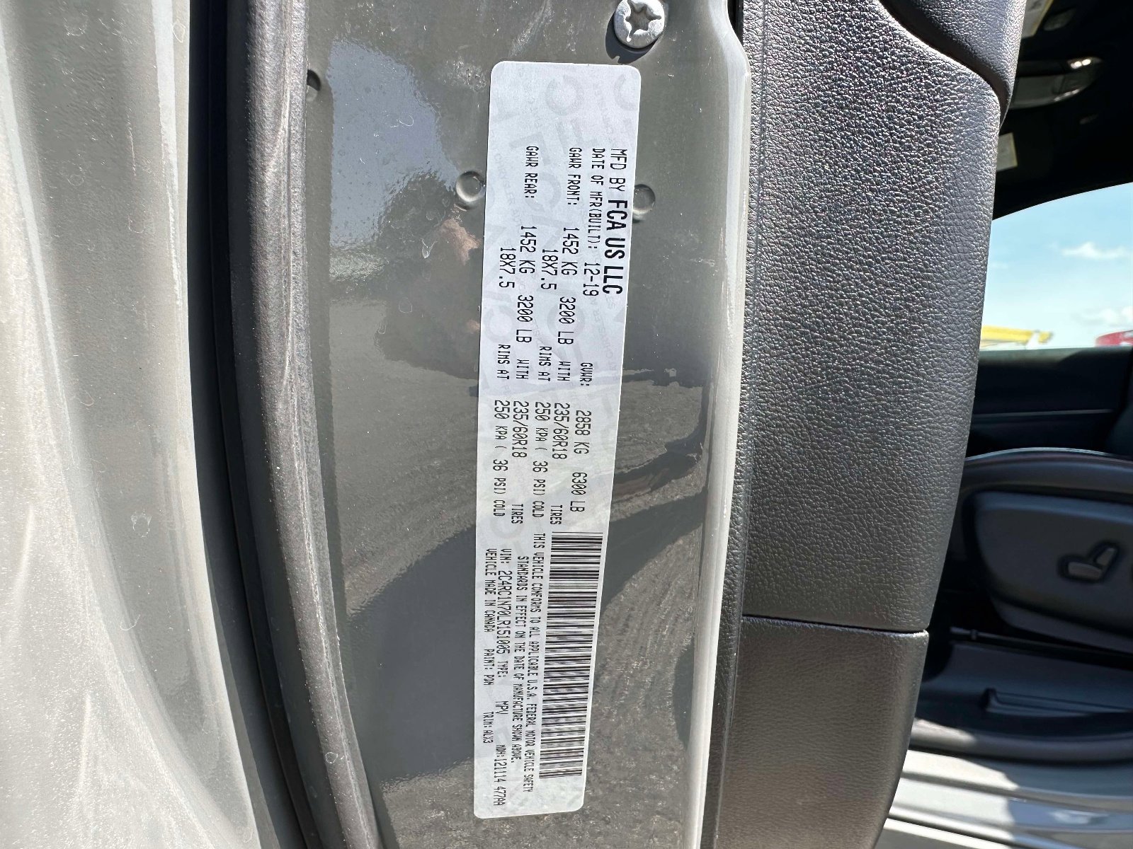 Used 2020 Chrysler Pacifica Limited FWD image 30