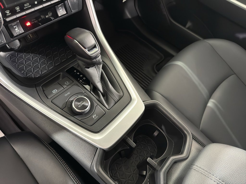 Used 2025 Toyota RAV4 XLE Premium image 21
