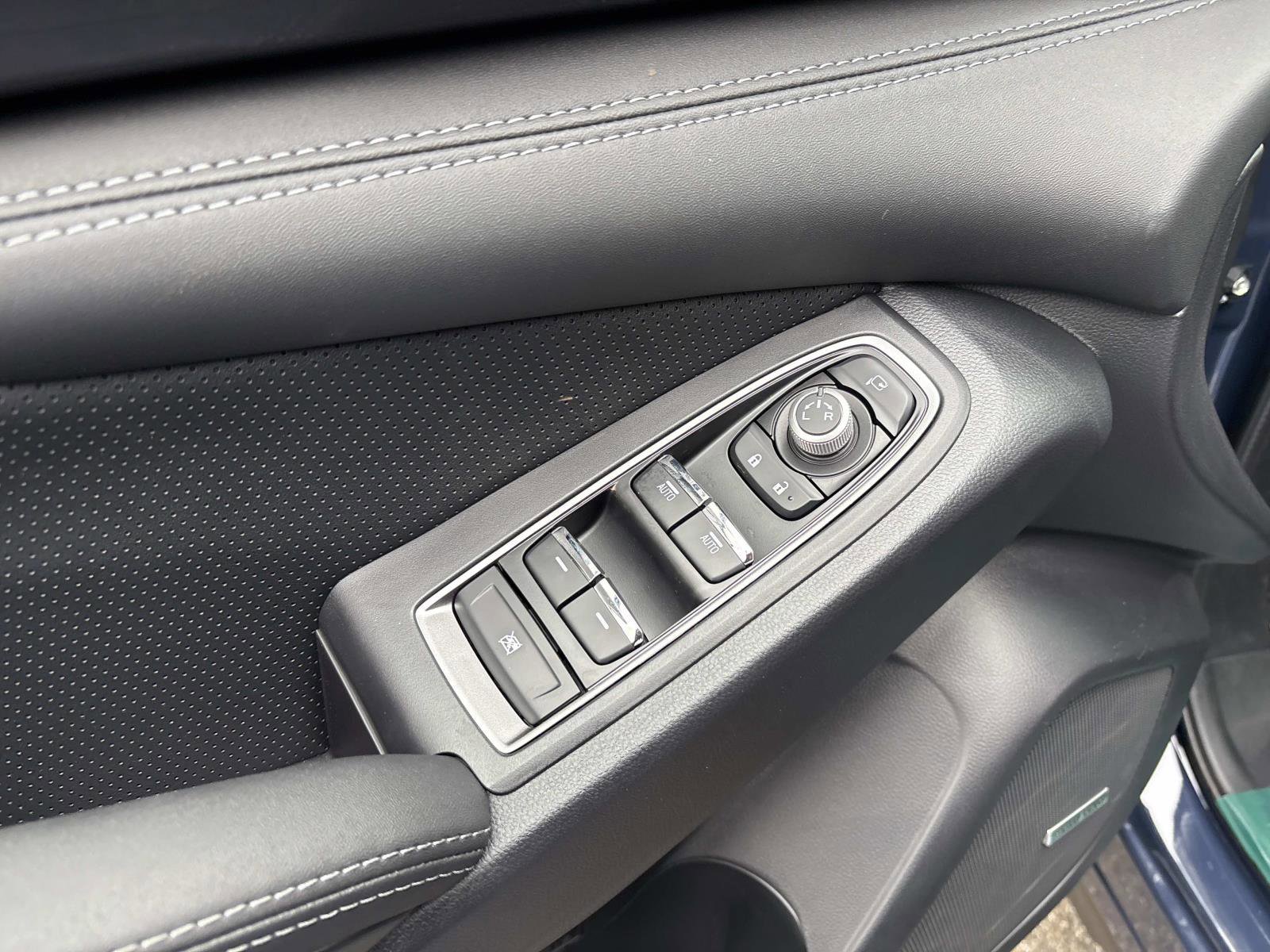 New 2025 Subaru Ascent Limited image 16