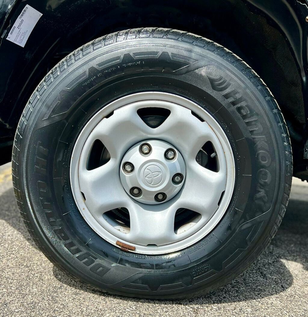 Used 2016 Toyota Tacoma SR image 22