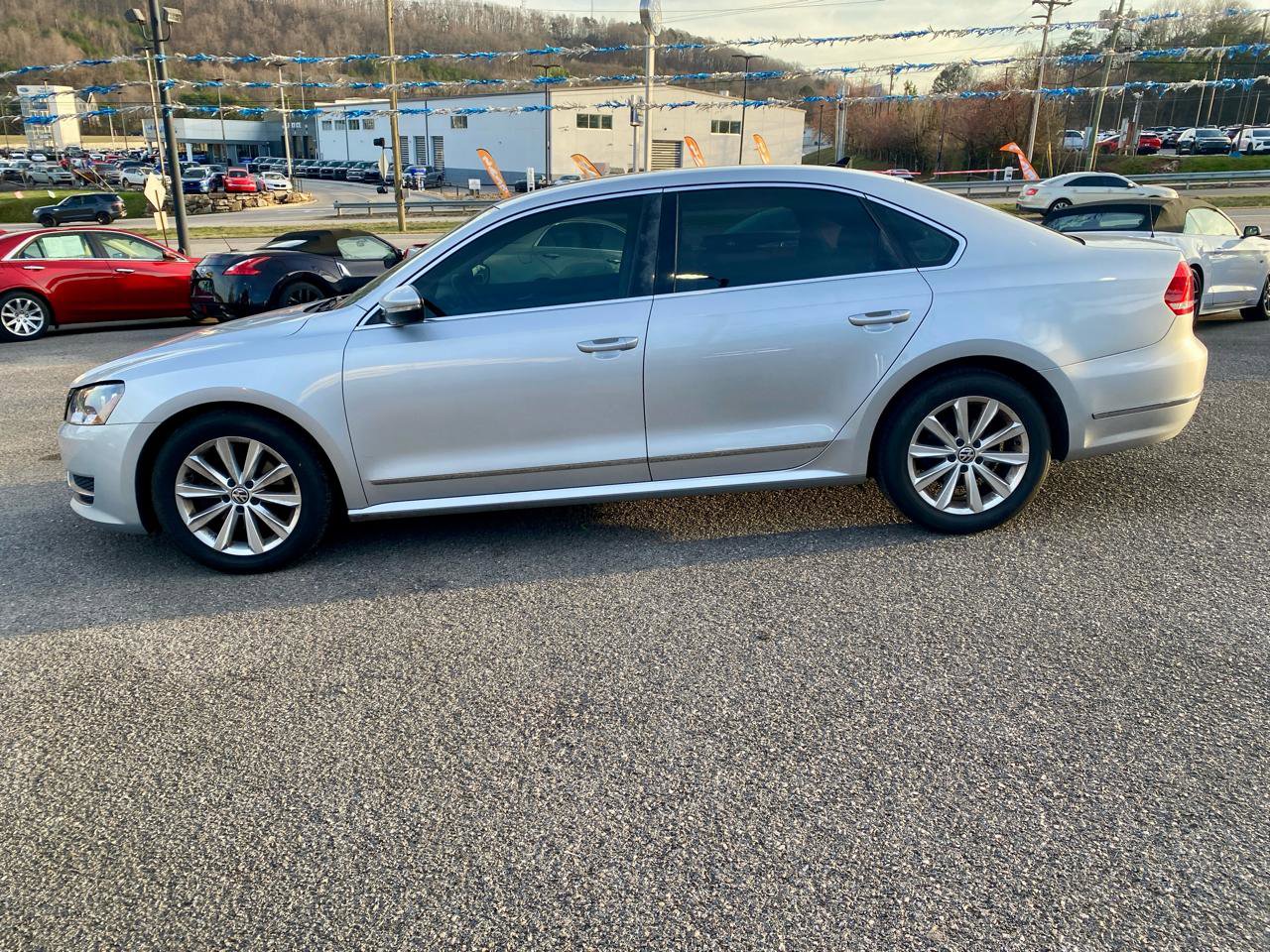 Used 2012 Volkswagen Passat 2.5 SEL FWD image 4