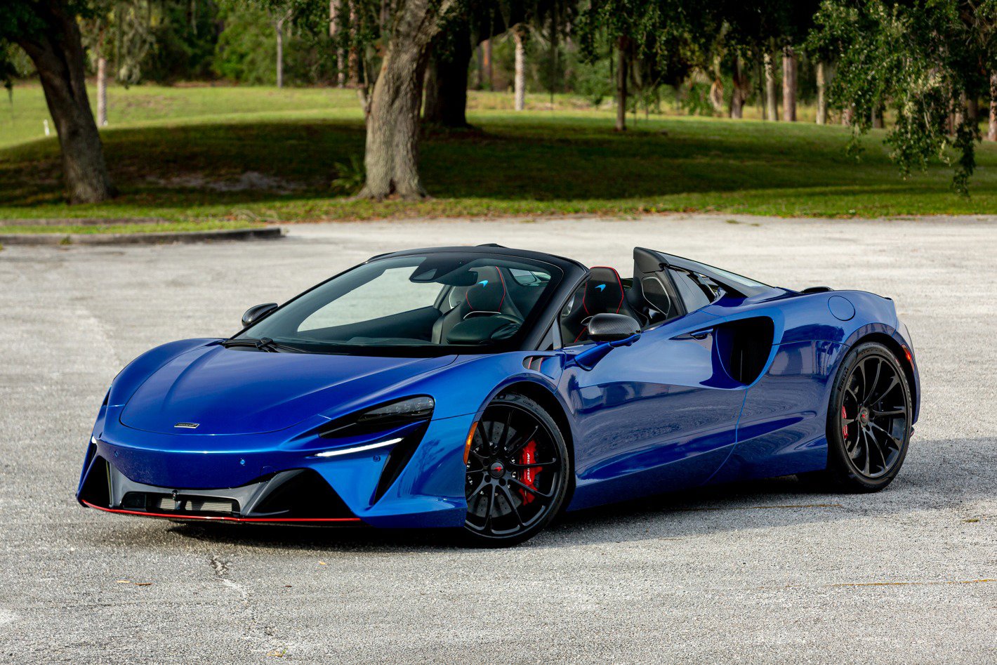 New 2025 McLaren Artura Spider image 2