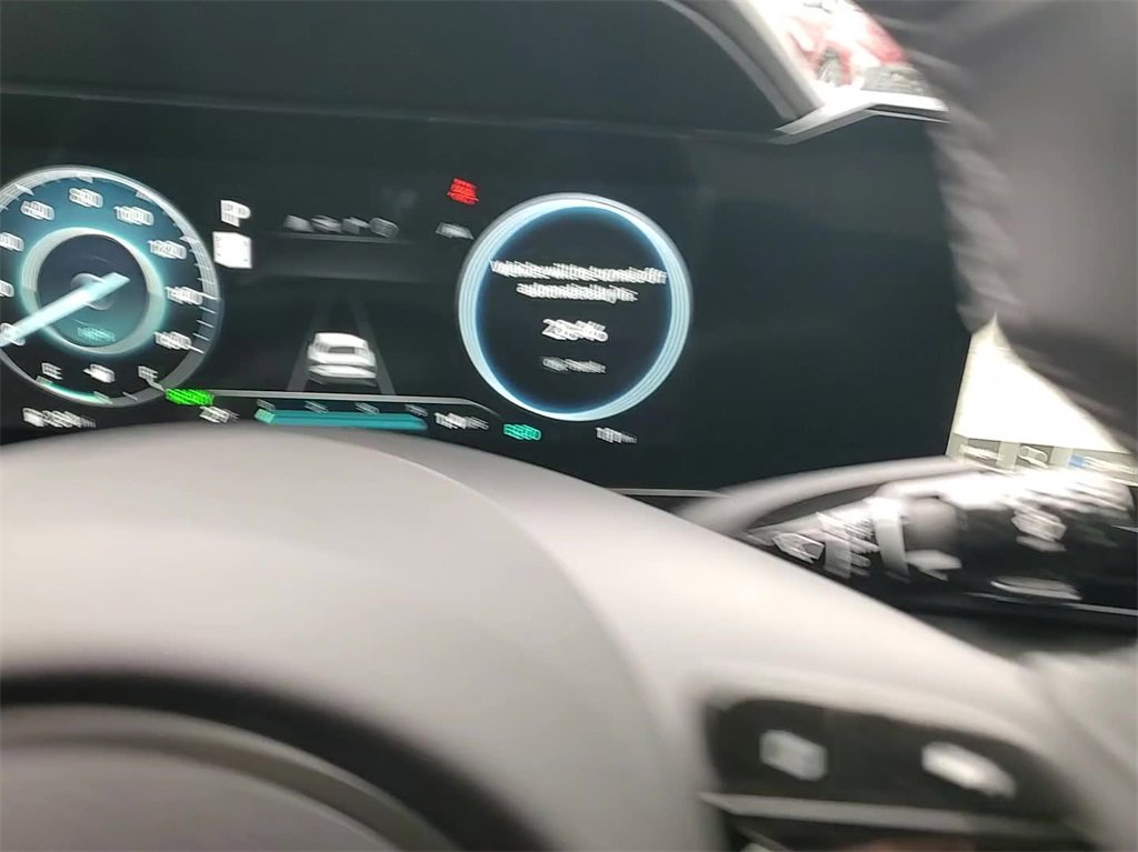 Used 2025 Hyundai Elantra SEL w/ Cargo Package image 28