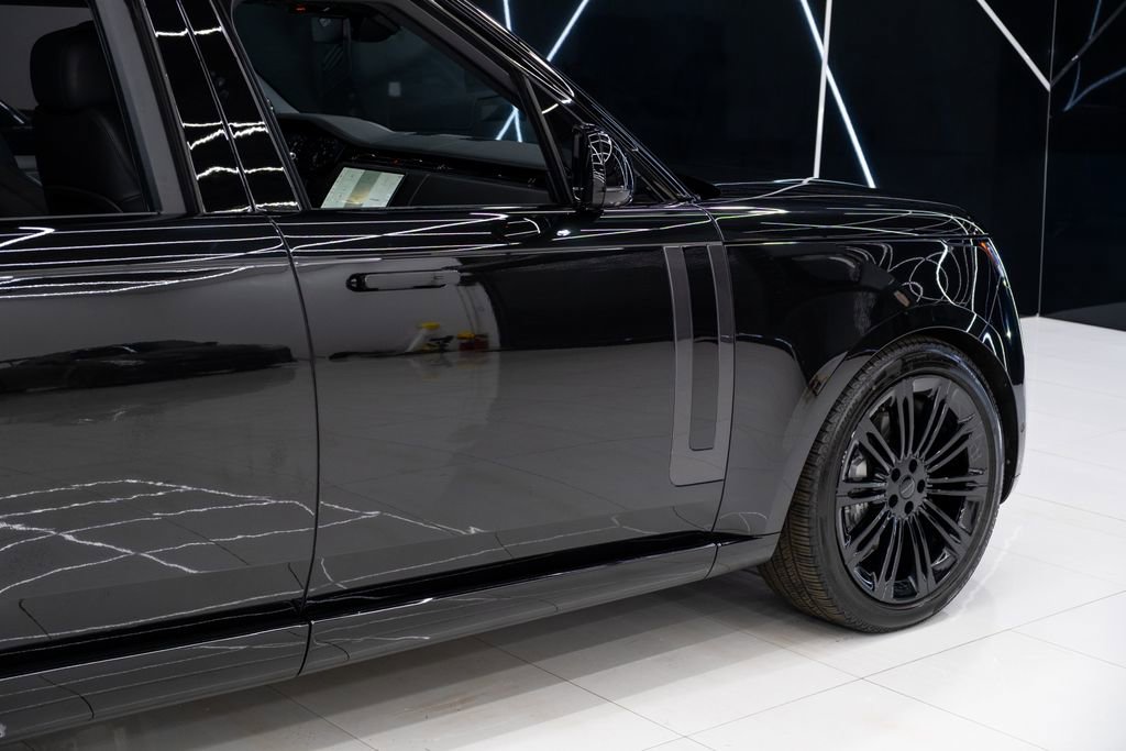 Used 2026 Land Rover Range Rover Long Wheelbase SE image 12