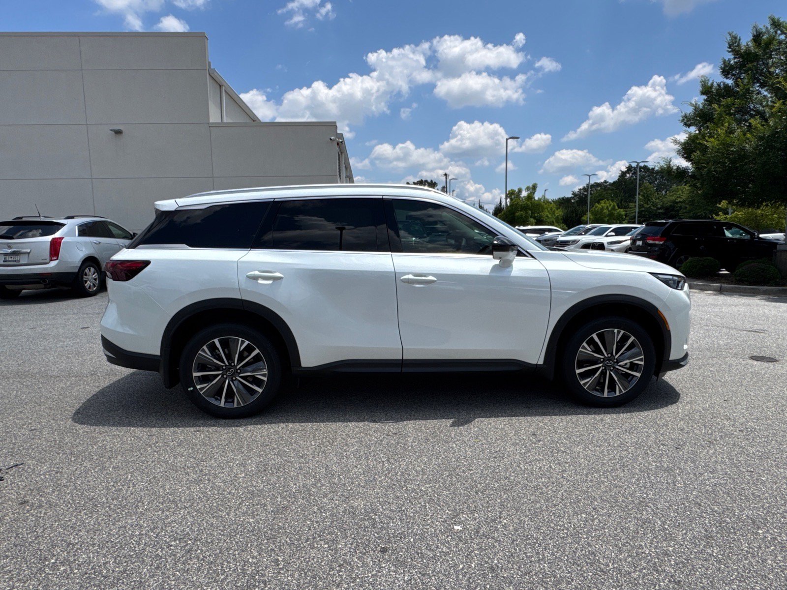 New 2027 INFINITI QX60 Luxe w/ Cargo Package FWD image 6