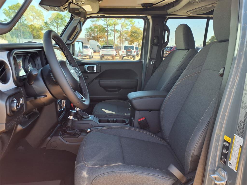 New 2025 Jeep Gladiator Sport AWD/4WD image 10