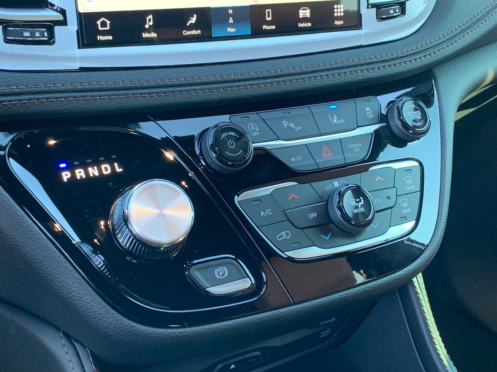New 2026 Chrysler Pacifica Pinnacle image 27
