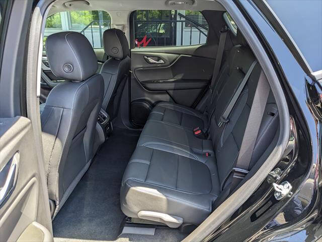 Used 2024 Chevrolet Blazer LT w/ Midnight/Sport Edition FWD image 11