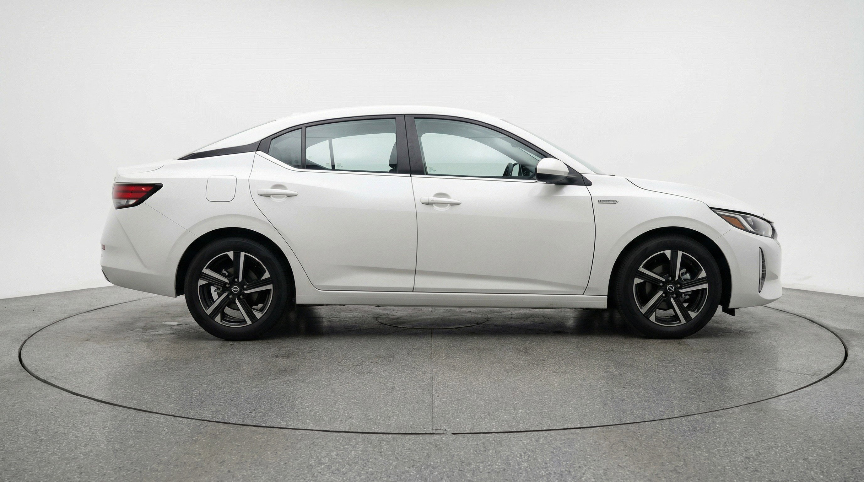 Used 2025 Nissan Sentra SV image 11