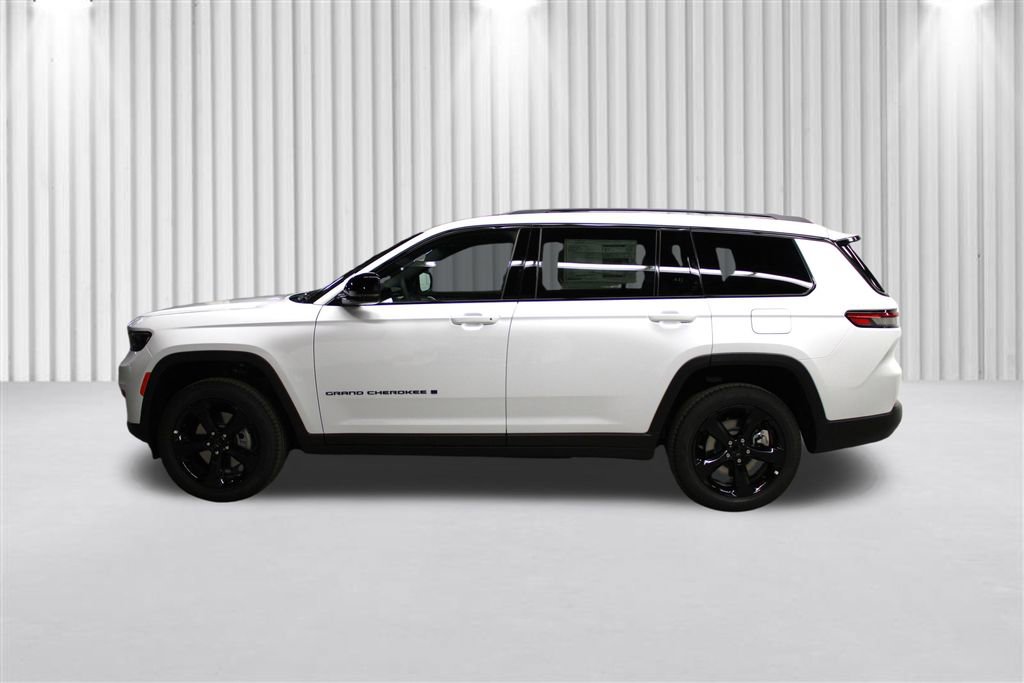 New 2025 Jeep Grand Cherokee L Limited w/ Black Appearance Package image 7